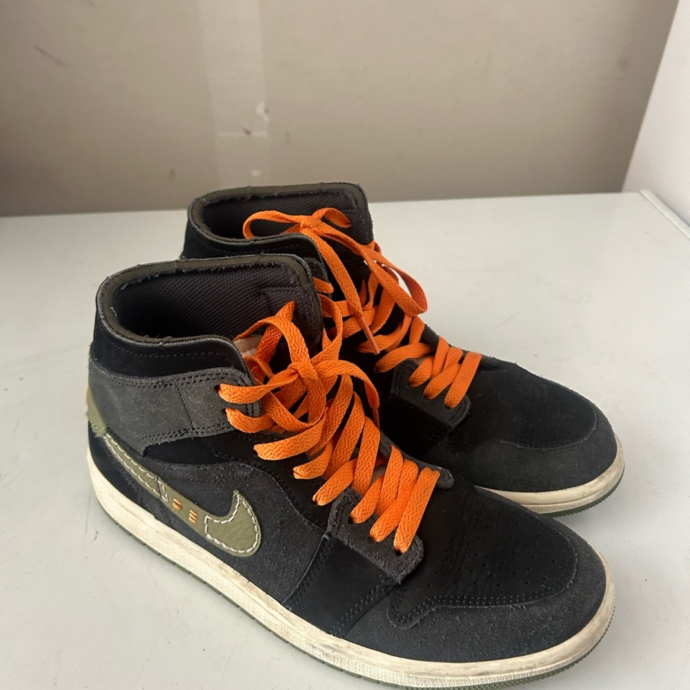 Nike Air Jordan Retro Mid Size 7